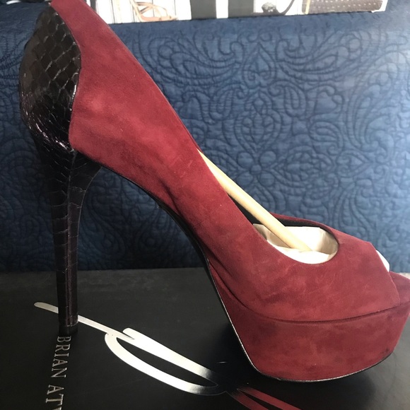 B Brian Atwood
Blayne Peep Toe Pump - Picture 4 of 6